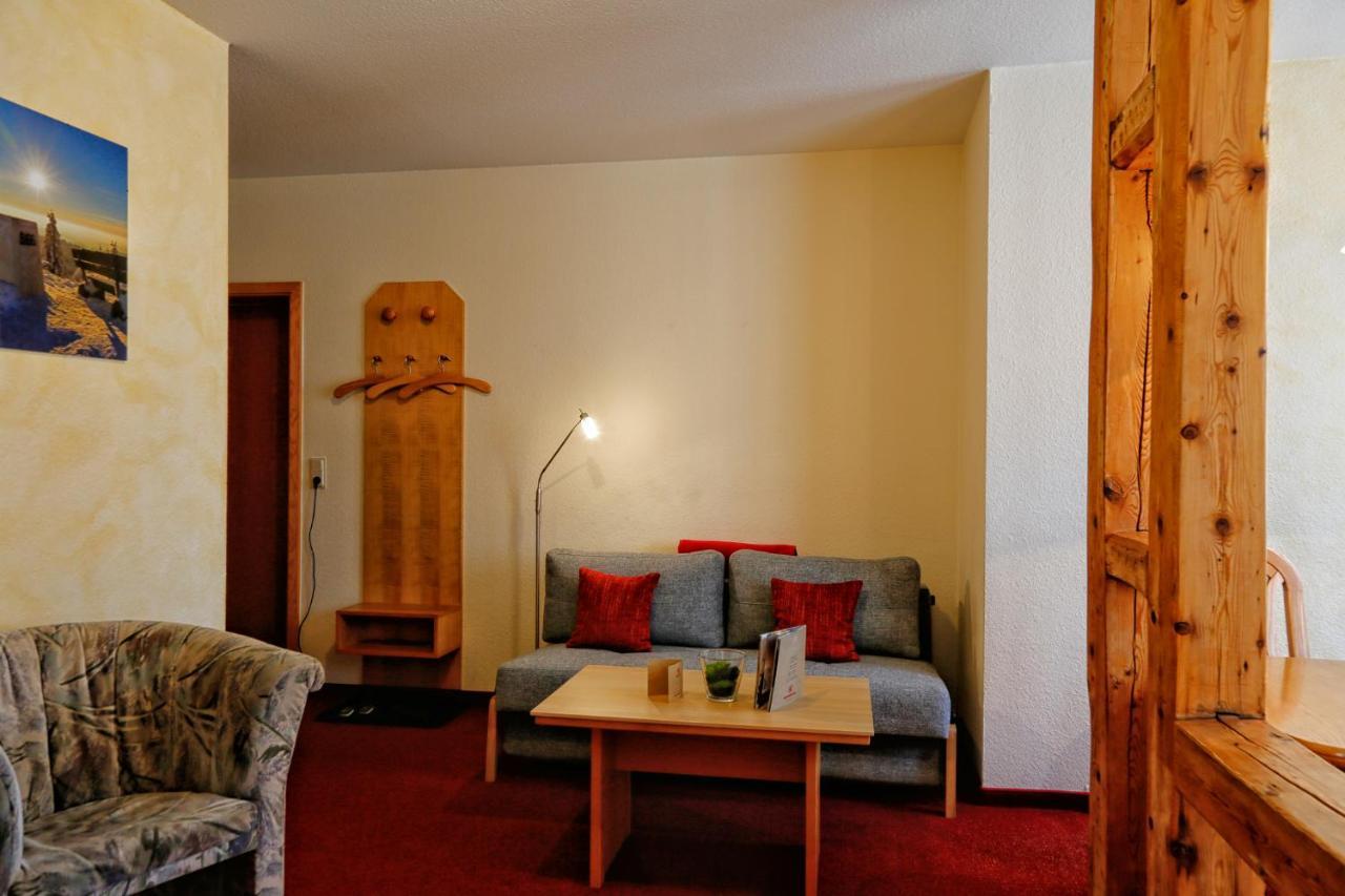 Konsum Gaestehaus Quisisana - Oberhof Exterior photo